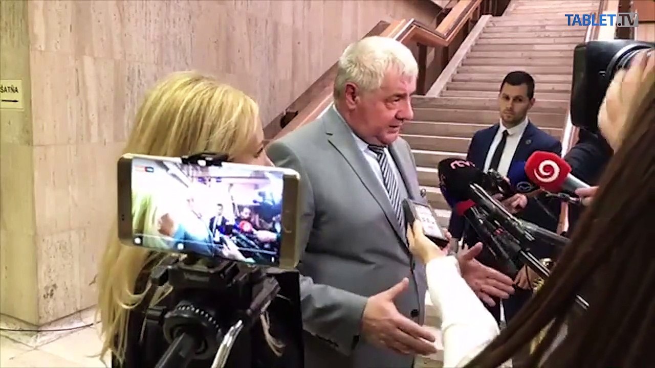 ZÁZNAM: Brífing ministra dopravy a výstavby SR Árpáda Érseka