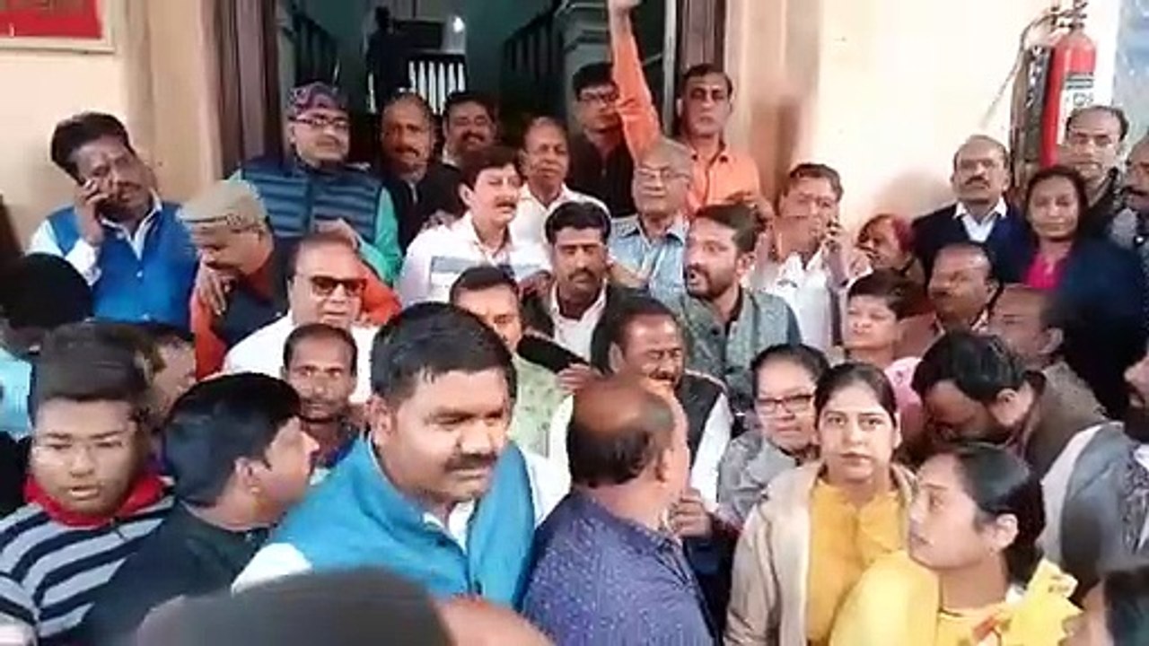 भाजपा ने भील समुदाय के पक्ष में संभाला मैदान, कहा सीएम माफी मांगे