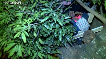 Dormir al raso en un parque en Colombia, el día a día de los migrantes venezolanos