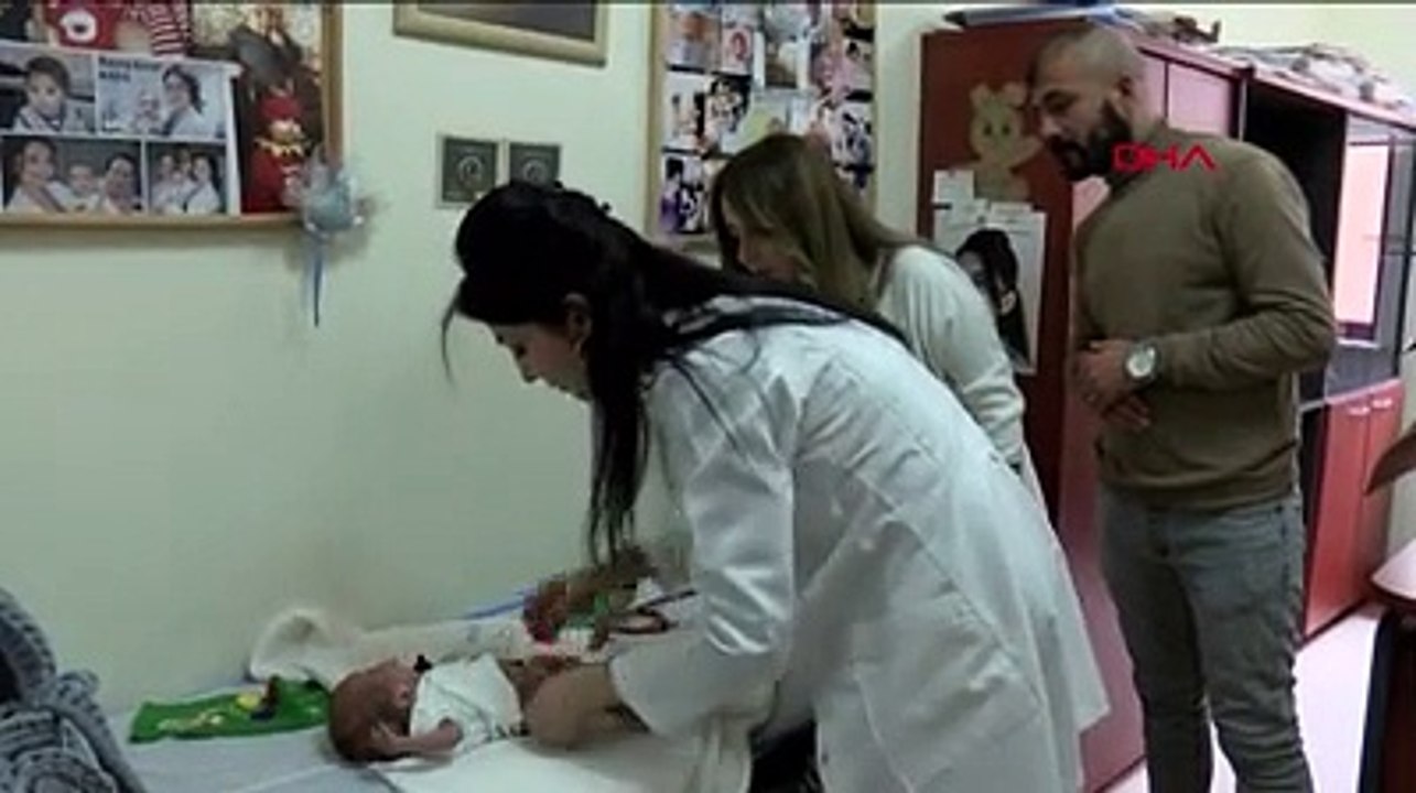 Sağlığına kavuşan prematüre bebek, kep ve cübbe ile taburcu edildi
