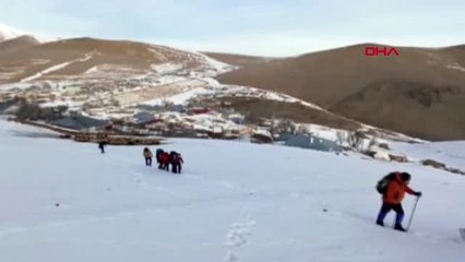 Van gölü için 3 bin 395 rakımlı vavira dağı'na zirve tırmanışı