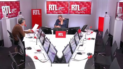 Michel Cymes : la technique du "simili-cataplasme" contre la peau du coude trop sèche