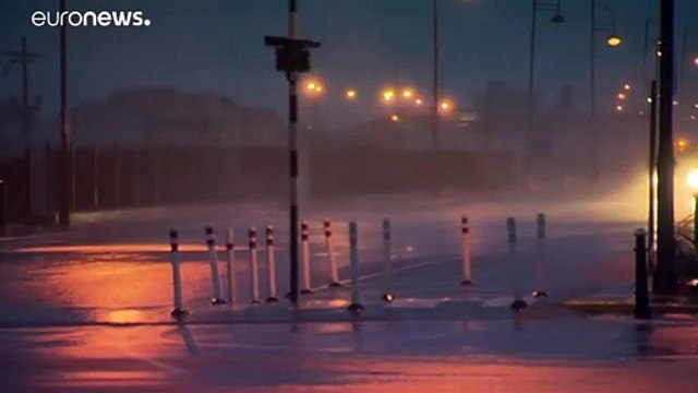 Η καταιγίδα Μπρένταν σαρώνει το Ηνωμένο Βασίλειο