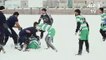 Mêlée d'hiver: les Afghans jouent au rugby dans la neige