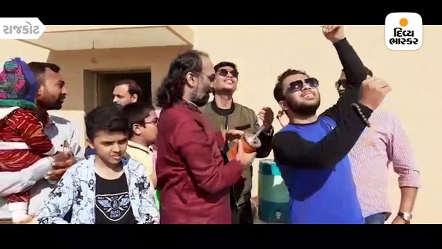 સૌરાષ્ટ્રમાં પતંગરસિકોમાં ઉત્સાહ જોવા મળ્યો, રાજકોટીયનોએ કાપ્યો છેની ચિચિયારી કરી પતંગ ચગાવ્યા