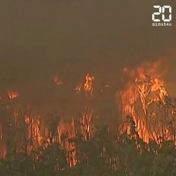 Australie: Un pompier meurt en combattant les incendies