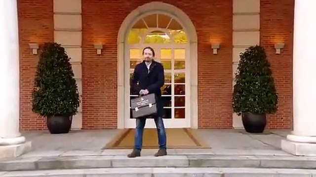 Chulería y mala educación de Pablo Iglesias a su llegada al Consejo de Ministros