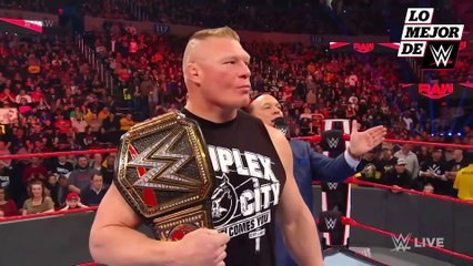 ¡Andrade le arranca la máscara a Rey Mysterio! Lo Mejor de WWE