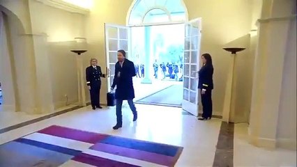 El pavoneo “machista” de Pablo Iglesias en el Consejo de Ministros