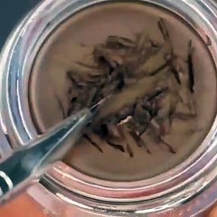 Incredible , nice idea to use make up