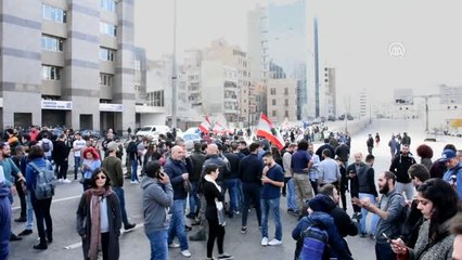 Lübnanlı protestocular "öfke haftası" sloganıyla eylemlerini sürdürüyor