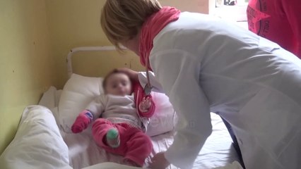 Ora News - “Shpërthejnë” virozat në Elbasan, në 24 orë 100 fëmijë morën trajtim në spital