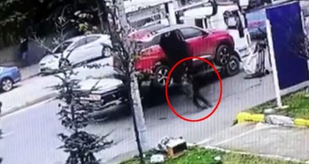 85 yaşındaki kadın çekicinin kaldırdığı araçtan düştü, hastaneye kaldırıldı