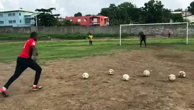 Les gardiens de but ont enfilé leurs gants