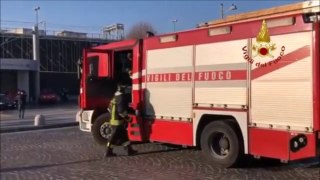 Napoli - scontro fra tre treni della metro in stazione: 16  feriti