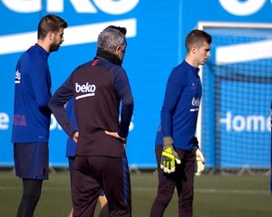 لقطة: كرة قدم: سيتين يشرف على الحصّة التدريبيّة الأولى لبرشلونة