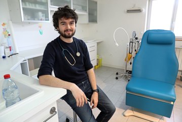 Médecins de villages : "A 23h, je suis au cabinet"