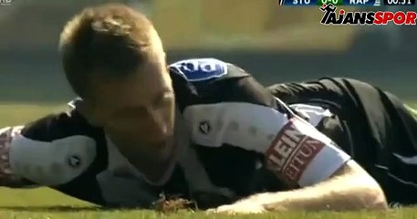 Karadır bahtım kara... İlk maçının ilk dakikasında kırmızı kart!