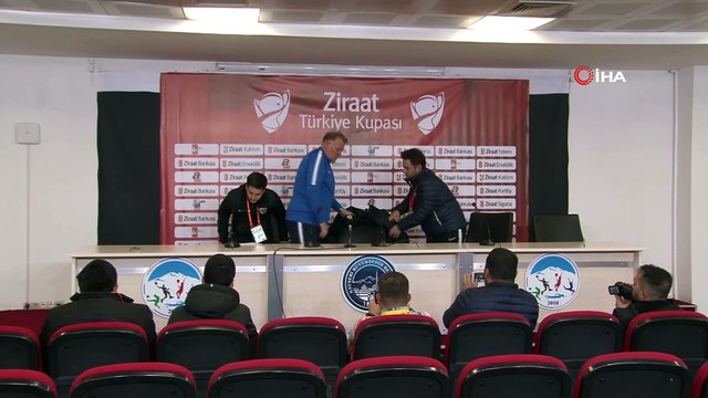 Prosinecki: 'Yeni gelen oyuncularla ligde kalmak için savaşacağız'