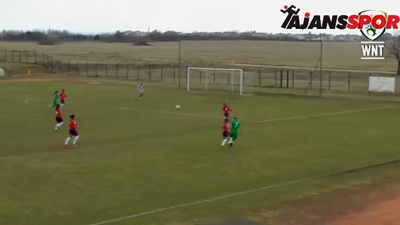 Puskas adayı kadın futbolcudan müthiş bir gol daha