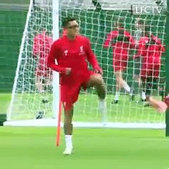 Firmino, antrenmana gözlükle çıktı