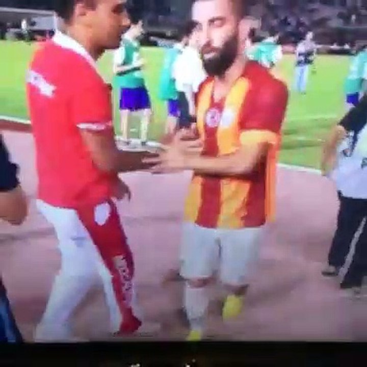 Arda Turan Galatasaray formasını giydi!