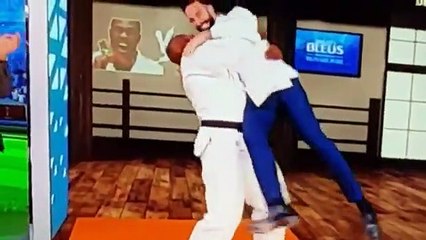 Adil Rami söz verdiği gibi dünya şampiyonluğuunun ardından judo efsanesi Teddy Riner ile karşı karşıya geldi