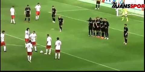 Muhteşem frikik organizasyonu!