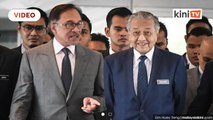 Dr M banyak jasa, saya tak setuju peralihan kuasa tak secara aman - Anwar