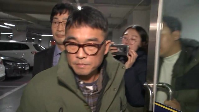 성폭행 혐의 김건모 경찰 출석...혐의 관련 대답 안 해 / YTN