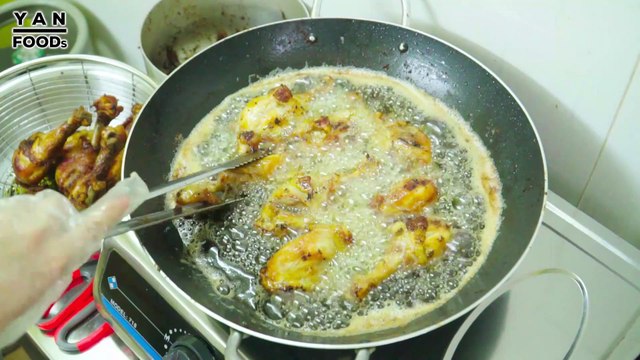 CỰC PHẨM: XÔI VIÊN BỌC TRỨNG MUỐI GIÁ CHỈ 15K II YANNEWS