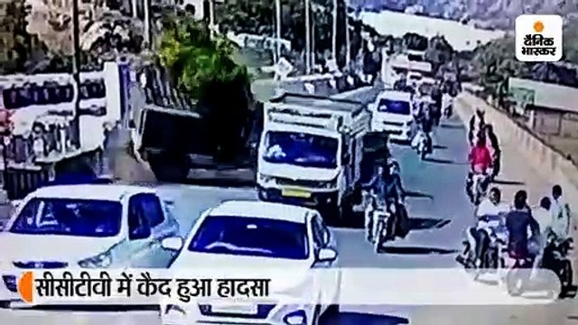 शराब के नशे में एसयूवी चालक ने जीप को टक्कर मारी, नीचे दबने से दो घायल