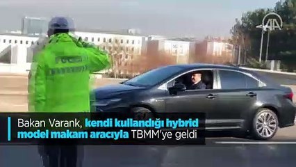 Bakan Varank, kendi kullandığı hybrid model makam aracıyla TBMM'ye geldi