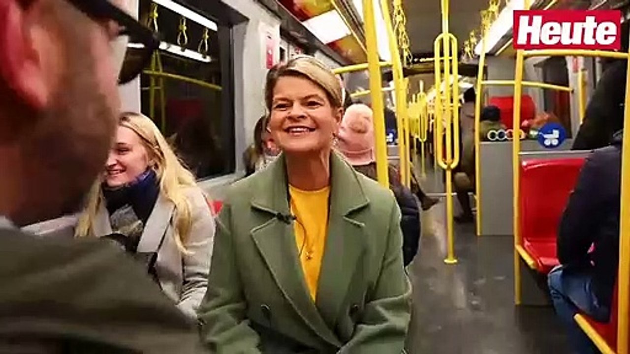 Öffi-Talk mit Klaudia Tanner: 'Wehrpflicht für Frauen derzeit kein Thema'