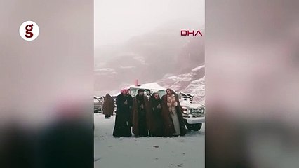 Suudi Arabistan'da kar yağdı