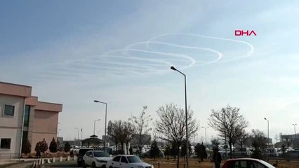 Iğdır semalarında daireler çizerek uçan uçak şaşırttı