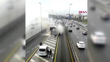 Arnavutköy'de polisten kaçan şüpheli bataklığa saplandı -