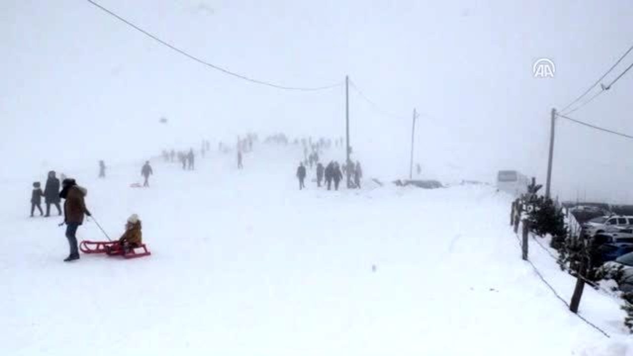 Zigana Kış Sporları Turizm Merkezi'nde yarıyıl tatili yoğunluğu