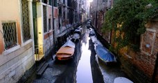 Deux mois après les inondations, les canaux de Venise sont aujourd'hui quasiment secs