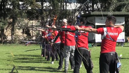 Milli okçular Antalya'da kamp yapıyor