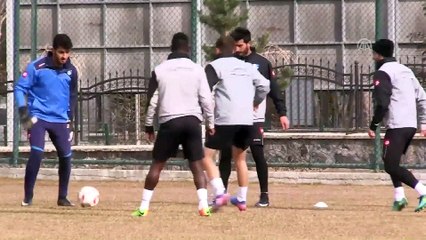 Erzurum Büyükşehir Belediyespor antrenmanından görüntüler