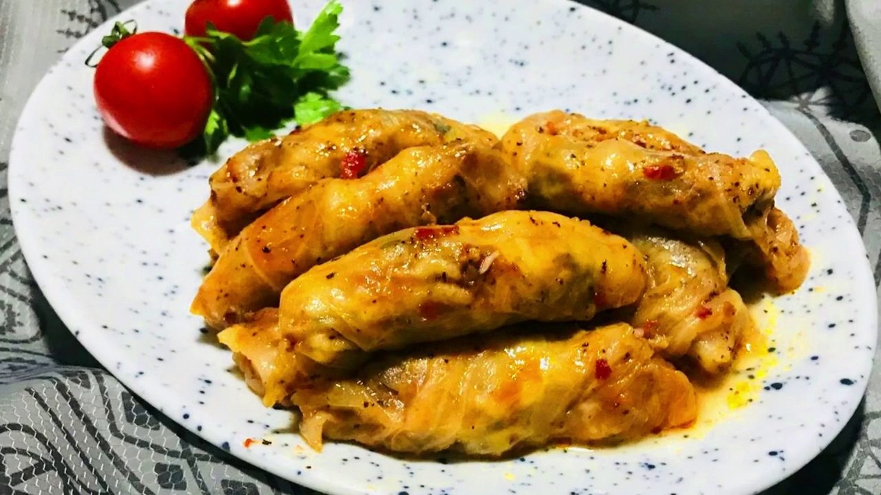 Lahana sarma tarifi  bu tarifle herkes kıymalı lahana sarması yapmak isteyecek 