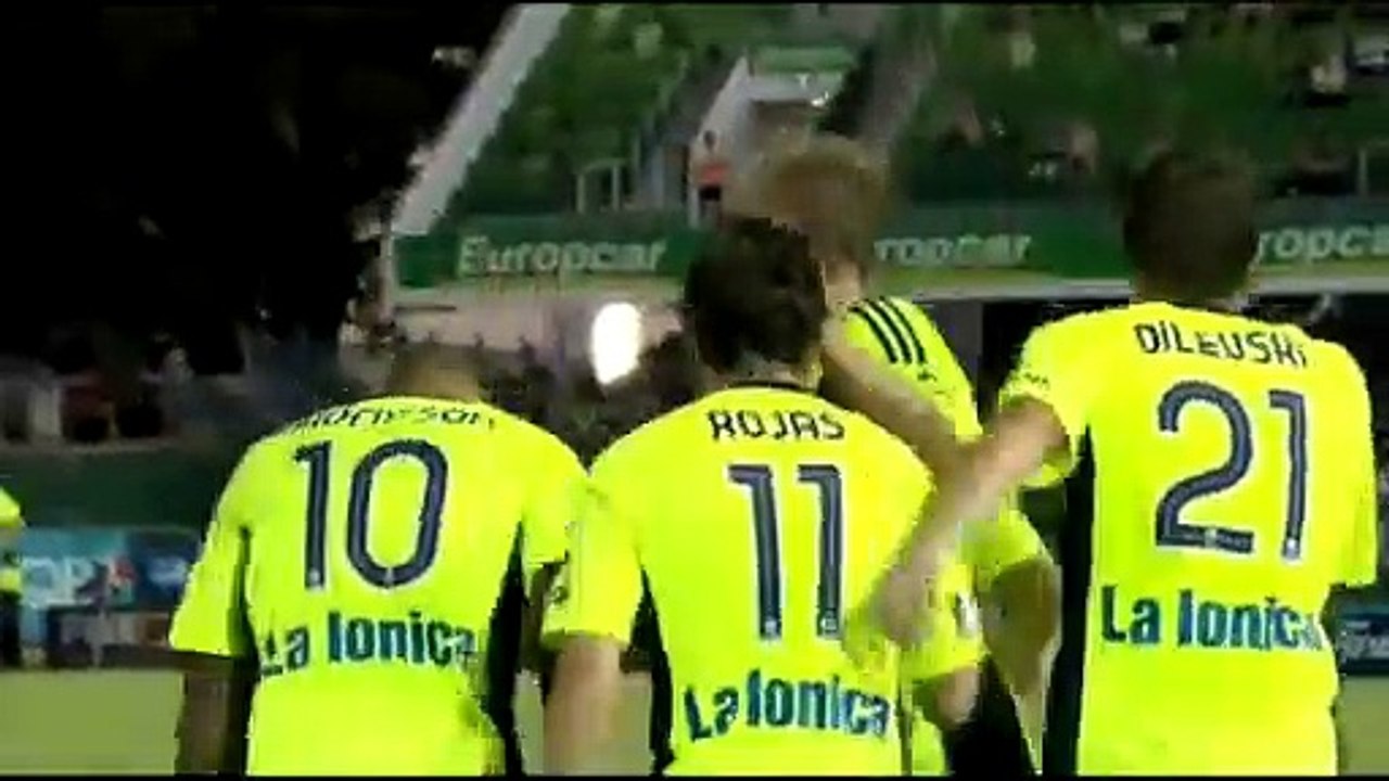 Şanssız bir defans oyuncusu... Kendi kalesine!