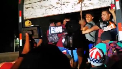 Download Video: Una nueva caravana de migrantes huye hacia EEUU