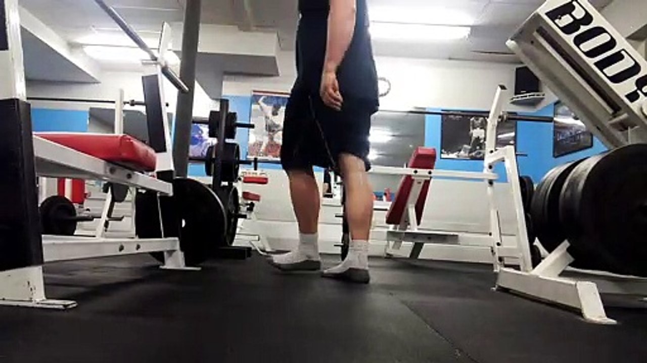 Plate Rim L-Sit