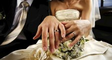 Bekar olduğunu sanan 22 kişi, haberleri olmadan evlendirildiklerini öğrenince şoke oldu
