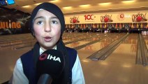 Öğrenciler hayatlarında ilk kez bowling oynadı