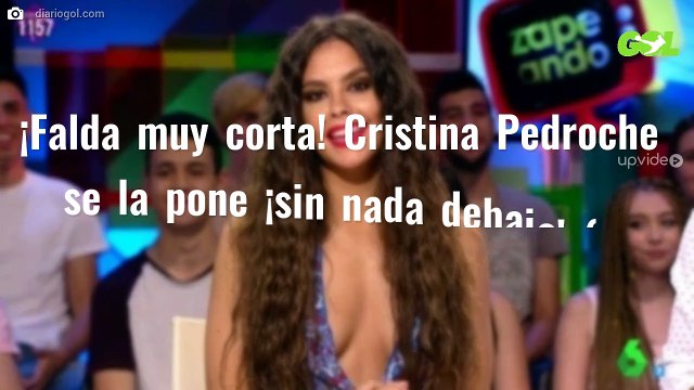 ¡Falda muy corta! Cristina Pedroche se la pone ¡sin nada debajo! (y pasa esto)