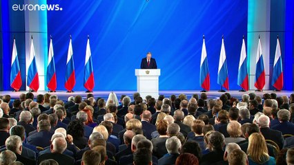 Dança de cadeiras serve propósitos de Putin