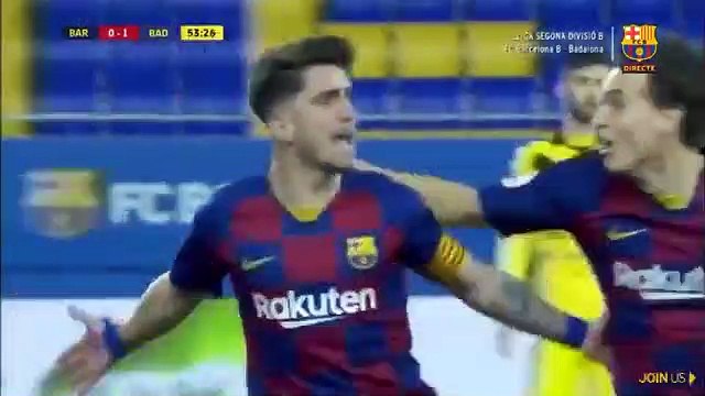 Monchu imite Zinedine Zidane avec une volée magique